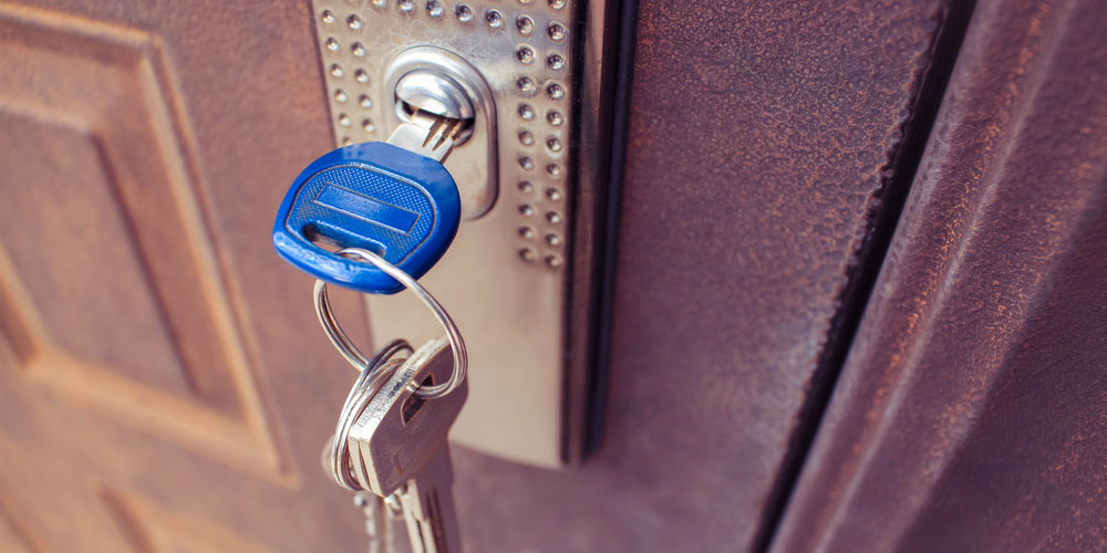 can two different keys open same lock