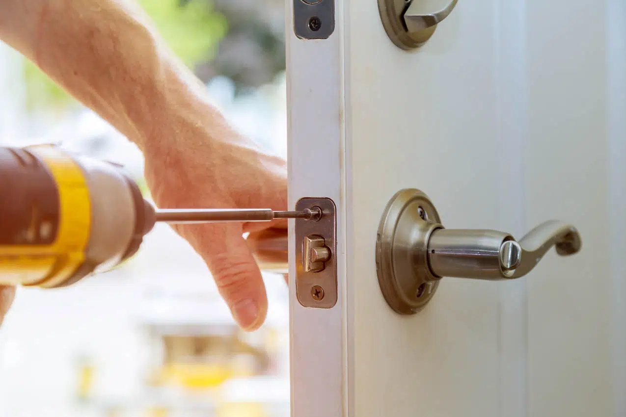 how to remove door lock at home